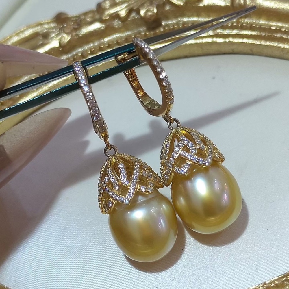 💛 South Sea Golden Pearl Floral Cap Ear Cuffs